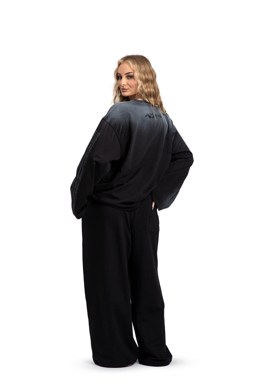 BLACK ONE ATOM LONGSLEEVE
