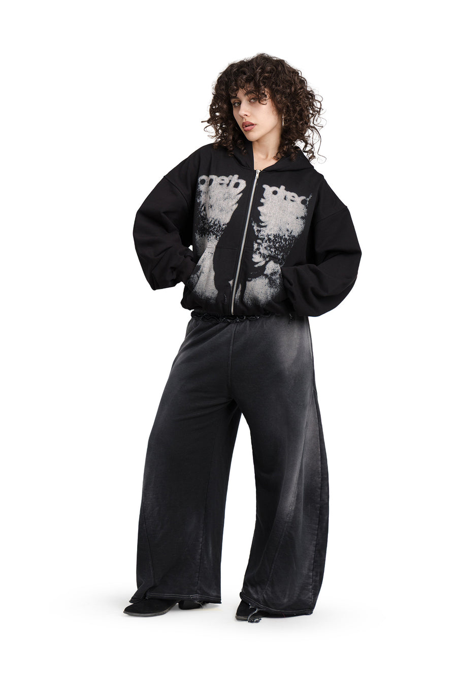 Puffy Zip Hoodie Wanted Black
